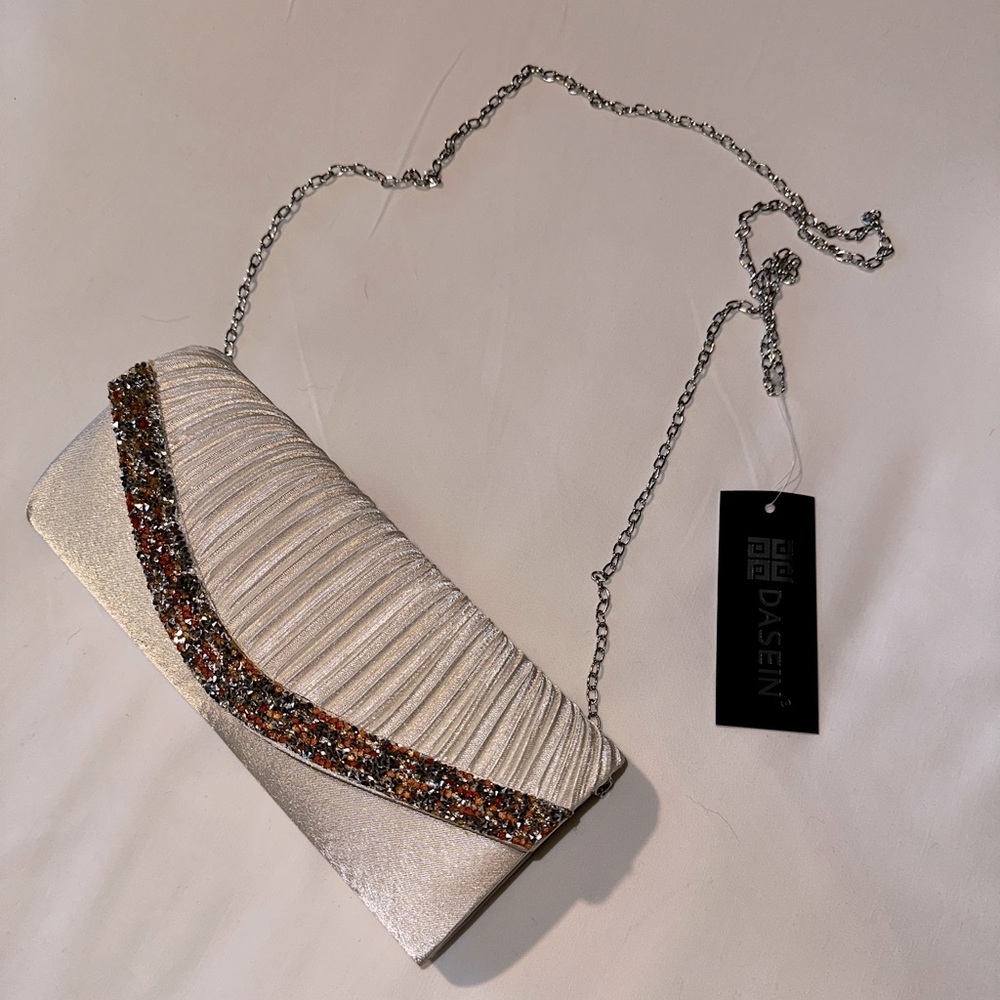 Dasein NWT Ivory clutch